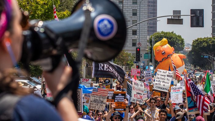 ‘No Kings’ Protests Sweep U.S. Against Trump’s Powers — Politics