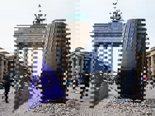 Germany’s States Push EU to Ease 2035 Engine Ban — Politics