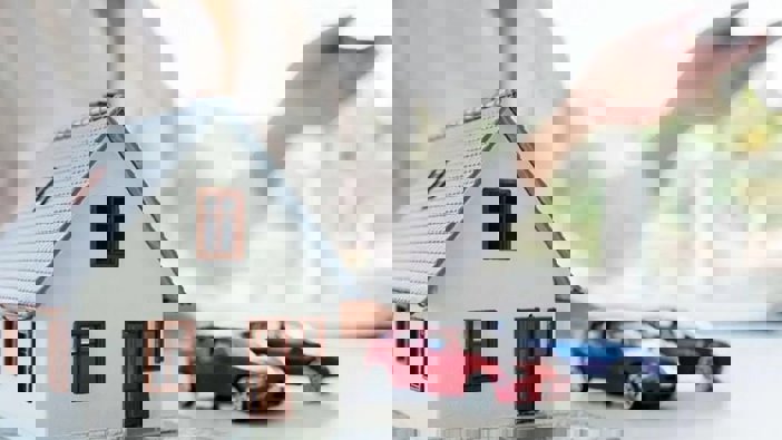 Insurance Premiums Surge as Cars & Homes Face Big Cost Hits — Economy